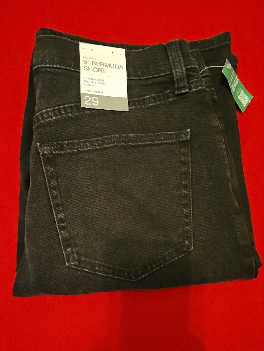 GAP 9" High Rise Bermuda Short - Picture 4 of 6